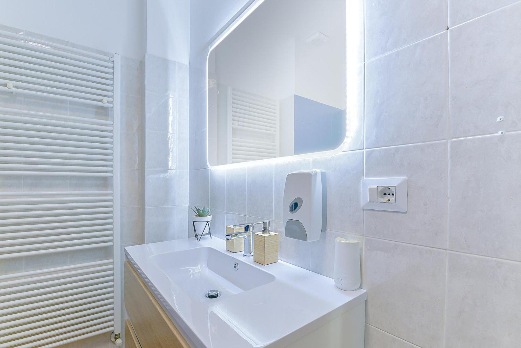 Taron House - Bologna Center Station & Fiera Apartment Exterior photo